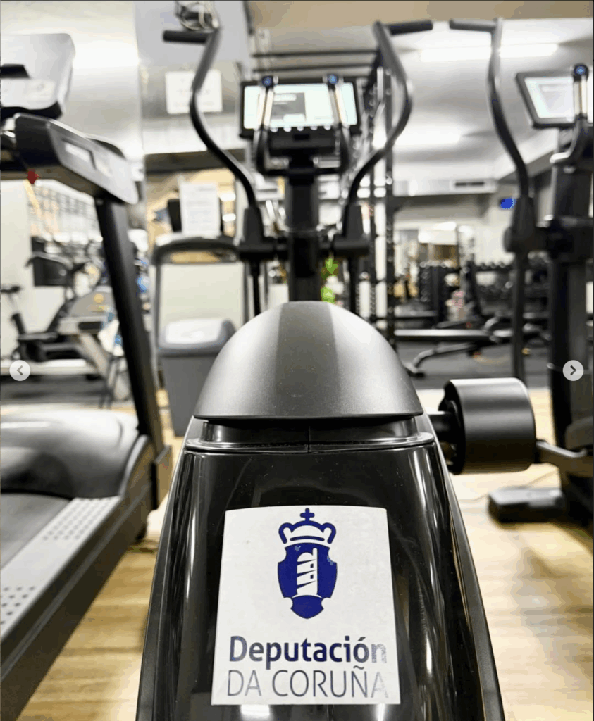 Novas elipticas na sala de crossfitness